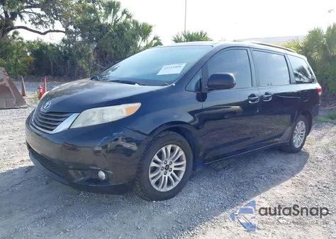 2011 Toyota Sienna Xle V6 z USA, uszkodzony, nr VIN 5TDYK3DC7BS051241